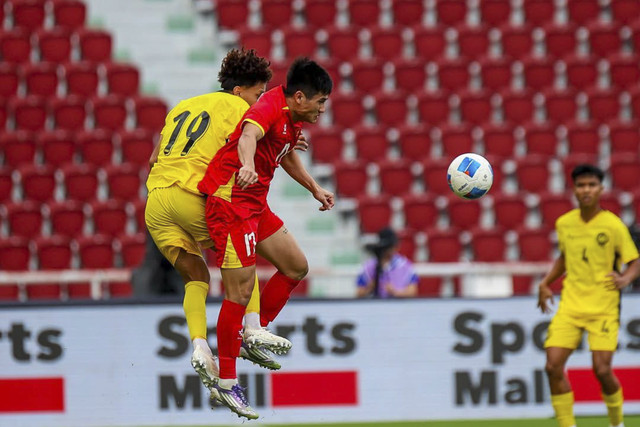 Timnas Vietnam U-22 berhadapan melawan Malaysia U-22 dalam pertandingan Grup B cabor sepak bola putra SEA Games 2025 di Thailand, Kamis (11/12/2025). Foto: Instagram/ @famalaysia