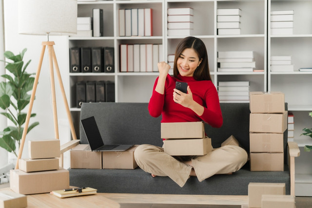 Ilustrasi belanja saat Lazada 12.12 Promo Habis-Habisan. Foto: Shutterstock