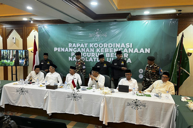 Konferensi Pers Gus Yahya usai rapat koodinasi PBNU di gedung PBNU, Jakarta Pusat, Kamis (11/12/2025). Foto: Rayyan Farhansyah/kumparan