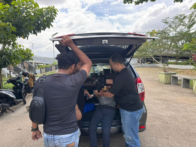 Pelaku gadai motor curian berhasil diamankan Resmob Polda Kalbar. Foto: Dok. Istimewa