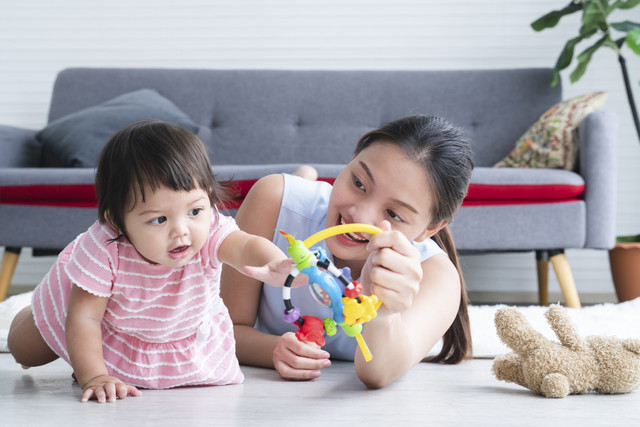 Ilustrasi anak sedang stimulasi dan bermain. Foto: Shutterstock