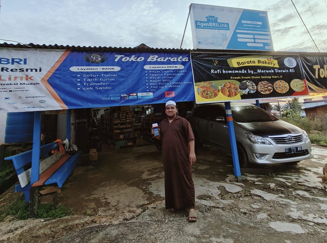 Muhammad Yusuf sebagai AgenBRILink di Desa Liangbunyu, Sebatik Barat, Nunukan, Kalimantan Utara. Foto: Dok. BRI