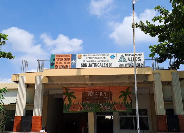 Suasana sekolah SDN Jatingaleh 01 Semarang yang rusak. Foto: Dok. Istimewa
