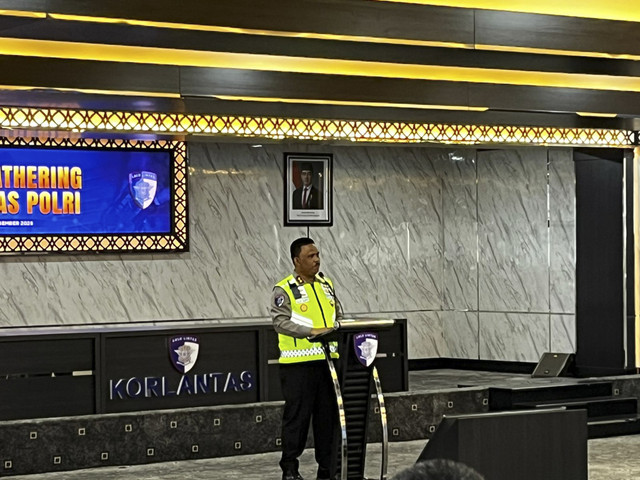 Kakorlantas Irjen Pol Agus Suryonugroho di Gedung Korlantas, Jakarta Selatan, Jumat (12/12/2025).  Foto: Rayyan Farhansyah/kumparan