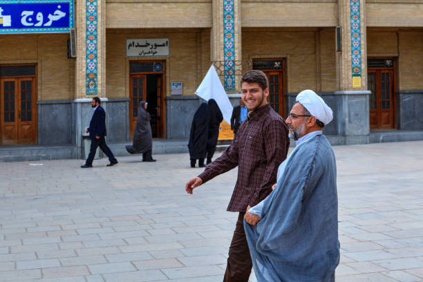 Seorang Dosen dan Mahasiswa di Iran Foto by Istock