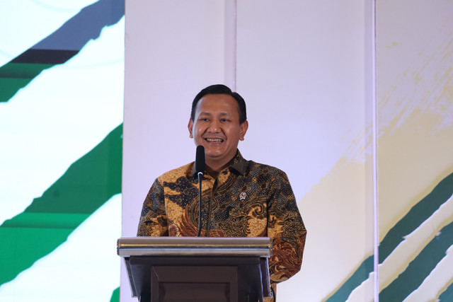 Wakil Menteri Kehutanan RI, Rohmat Marzuki dalam acara Tiga Dekade Konservasi Elang di IPB International Convention Center, Bogor, Jumat (12/12/2025). Foto: Syawal Febrian Darisman/kumparan