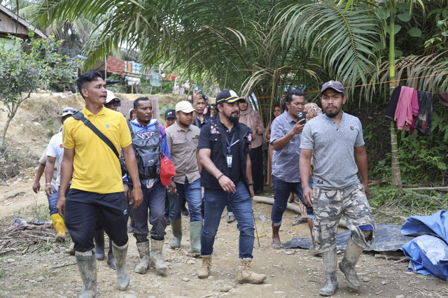 Bupati Aceh Timur Iskandar Usman Al- Farlaky, S.H.I, M.Si menyambangi masyarakat Gampong Sah Raja dan Sijudo kecamatan Pante Bidari, Kabupaten Aceh Timur. Foto: Dok. Bupati Al-Farlaky