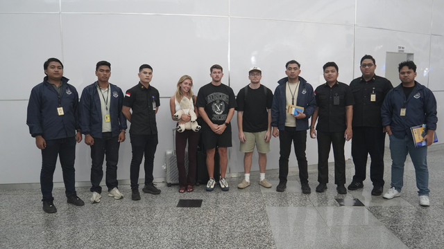Bonnie Blues dideportasi di Ngurah Rai. Foto: Humas Bandara Ngurah Rai 