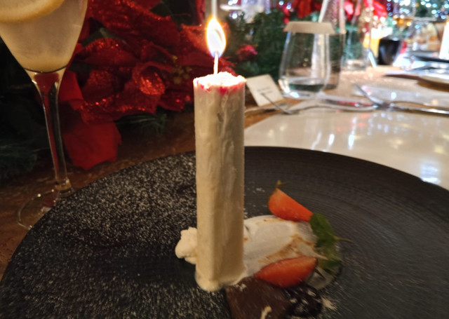 Dessert wishing candle. Foto: Masruroh/ Basra