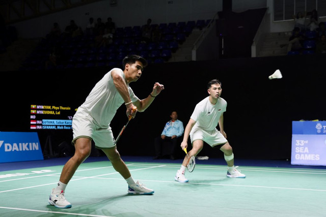 Sabar Gutama/Reza Pahlevi saat bermain untuk Indonesia di SEA Games Thailand 2025. Foto: PBSI