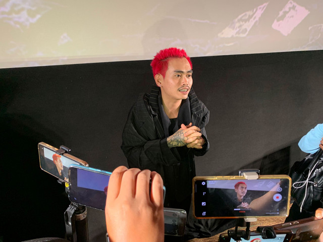 Aloy dalam jumpa pers Comic 8: Revolution Santet K4bin3t di Senayan, Jakarta, Sabtu (13/12/2025). Foto: Vincentius Mario/kumparan