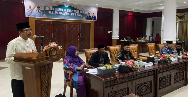 Bimbingan teknis peningkatan kapasitas dewan hakim pemula se-Kabupaten Mempawah. Foto: Dok. Istimewa