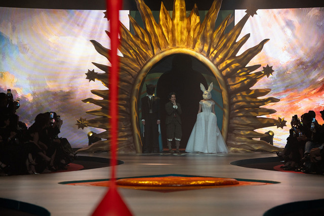 Séance, Perayaan Surealis 40 Tahun Perjalanan Kreatif Desainer Adrian Gan. Foto: dok. The Leonardi