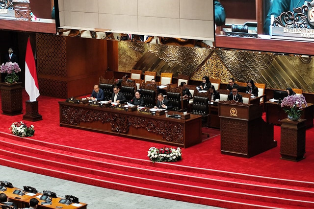 Suasana sidang Paripurna ke-16 masa persidangan II tahun 2024-2025 di ruang Sidang Paripurna, Kompleks Parlemen Senayan, Jakarta, Selasa (25/3/2025). Sumber: Kumparan
