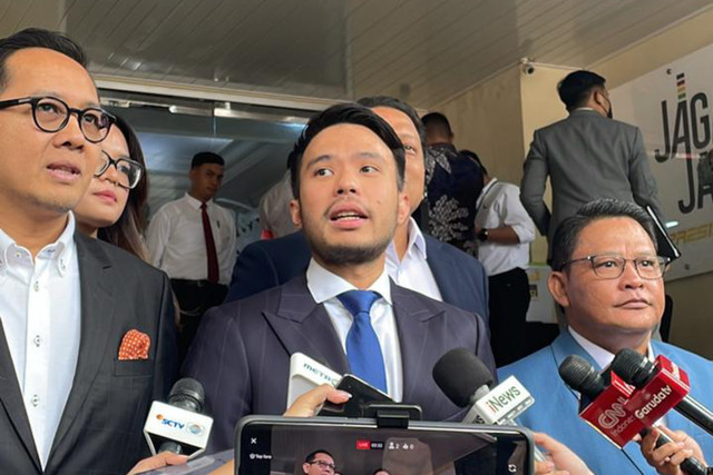 Kuasa hukum Presiden ke-7 RI Joko Widodo (Jokowi), Yakup Hasibuan, jelang gelar perkara khusus terkait kasus tudingan ijazah palsu Jokowi, di Polda Metro Jaya, Senin (15/12/2025). Foto: Fadhil Pramudya/kumparan