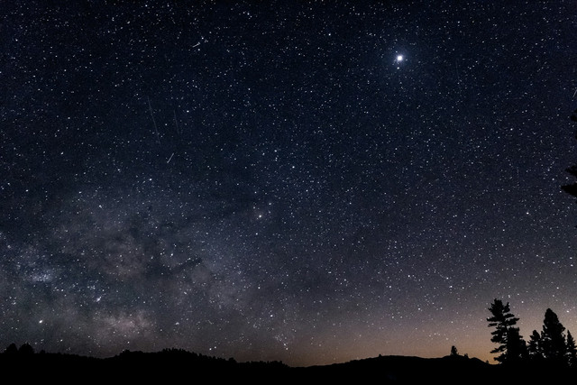 Ilustrasi malam. Foto: Unsplash