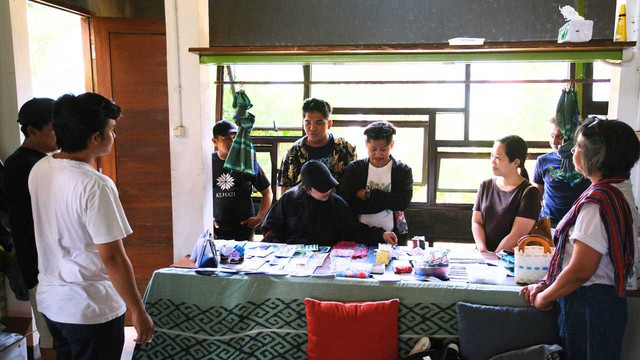 Program Studi (Prodi) Desain Interior Fakultas Desain Universitas Pelita Harapan (UPH) menggelar Festival Ambreg 2025 sebagai gerakan pemberdayaan warga berbasis desain berkelanjutan. Sejak Agustus hingga puncaknya pada 29 November 2025, festival yang dilaksanakan di Kelurahan Pondok Pucung ini mengajak warga memanfaatkan sampah sebagai sumber daya kreativitas, bukan sekadar limbah.