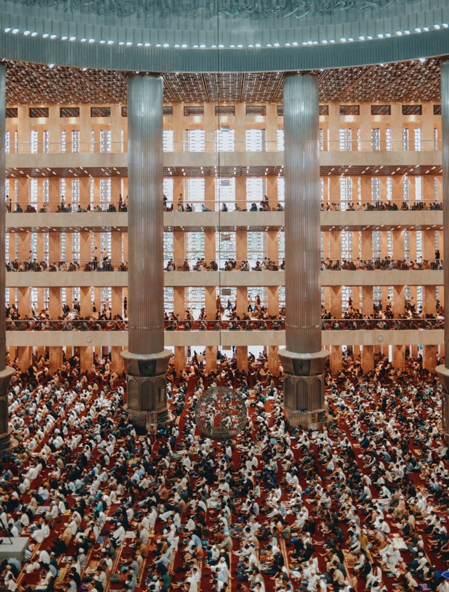 Ilustrasi: Komunitas Islam. (Foto: Alim, under the Unsplash license)