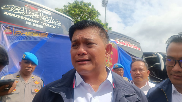 Dirtipideksus Bareskrim Polri Brigjen Ade Safri Simanjuntak saat jumpa pers di Lapangan GOR Ngurah Rai, Denpasar, Senin (15/12/2025). Foto: Denita BR Matondang/kumparan
