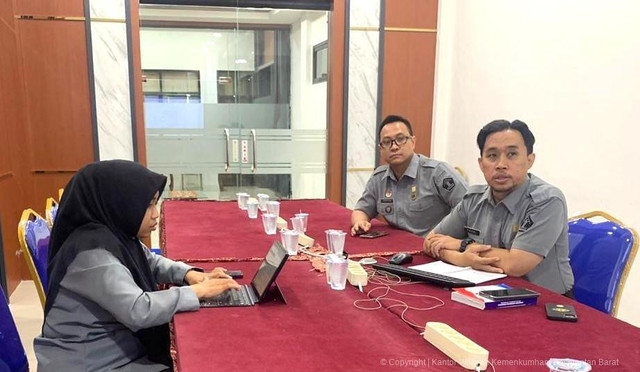 Kantor Wilayah Kementerian Hukum Kalimantan Barat melaksanakan Rapat Pengharmonisasian, Pembulatan, dan Pemantapan Konsepsi terhadap Rancangan Peraturan Bupati Sanggau. Foto: Dok. Kanwil Kemenkum Kalbar