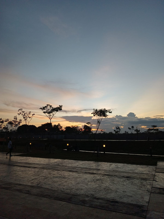 Ilustrasi pemandangan senja sebagai latar refleksi. Dokumen pribadi📸