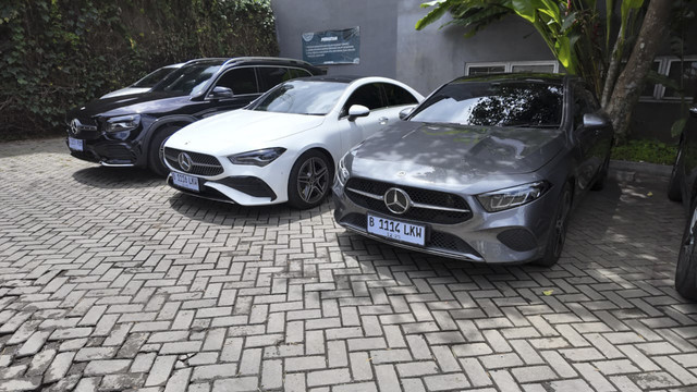 Deretan mobil Mercedes-Benz yang menggunakan platform NGCC.  Foto: Fitra Andrianto/kumparan