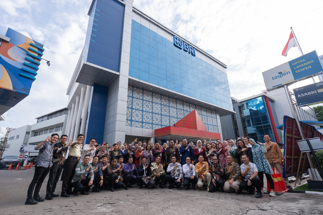 BRI RO Palembang memperkenalkan Rebranding Visual terbaru kepada masyarakat dan nasabah. (ist)