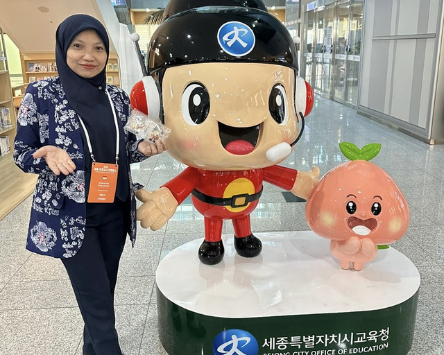 Uswatun Khasanah, Guru Bahasa Inggris SMPN 22 Surabaya.