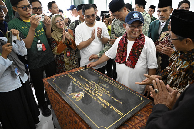 Menteri Pendidikan Dasar dan Menengah (Mendikdasmen), Abdul Mu'ti saat berada di SMP Al-Ittihad, Sampang, Selasa (16/12/2025). Foto: Dok. Istimewa