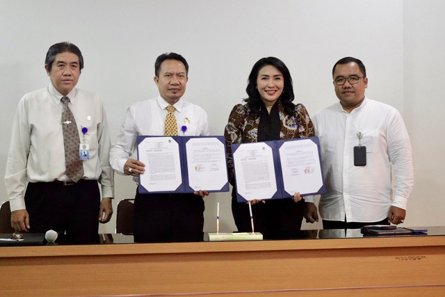 Penandatanganan MoU InJourney Hospitality dan Universitas Udayana terkait riset di KEK Sanur. Foto: InJourney Hospitality