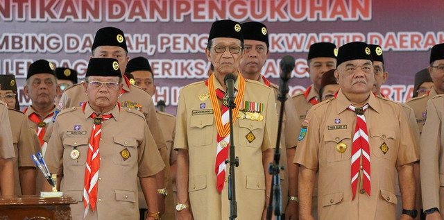 Pelantikan dan pengukuhan kepengurusan Kwarda Pramuka DIY masa bakti 2025-2030 yang berlangsung pada Senin (15/12). Foto: Dok. DPRD DIY