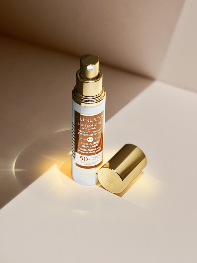 Sunleÿa Anti-Aging Sun Care SPF50+ dirancang untuk melawan photo-ageing yang dipicu UV, radikal bebas, dan glikasi. Foto: Sisley Paris