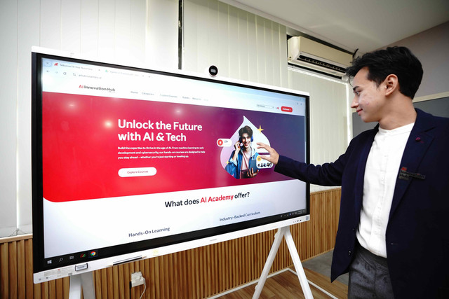 Telkomsel dan ITB resmikan AI Hub Innovation pertama di Indonesia, dorong akselerasi talenta dan inovasi ekosistem AI Nasional. Foto: Dok. Telkomsel