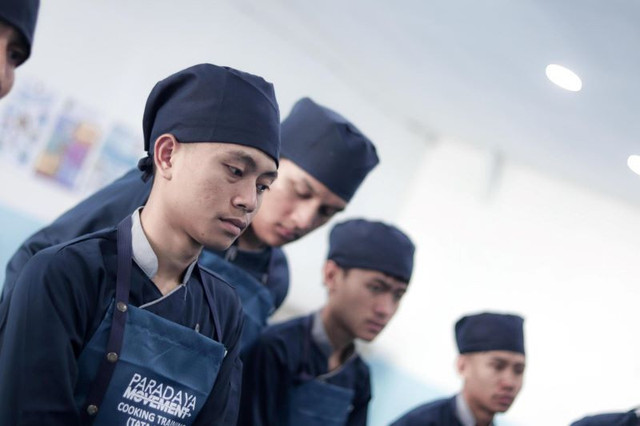 Cooking Training Paradaya Movement, Kolaborasi Paragon, Forum Zakat dan DT Peduli untuk Peningkatan Keahlian Penerima Manfaat (Sumber : DT Peduli)