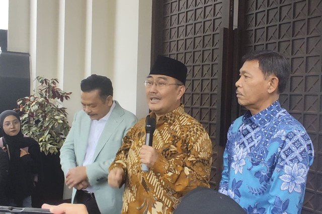 Komisi Percepatan Reformasi Polri di Posko Percepatan Reformasi Polri pada Kamis (18/12/2025). Foto: Rachmadi Rasyad/kumparan