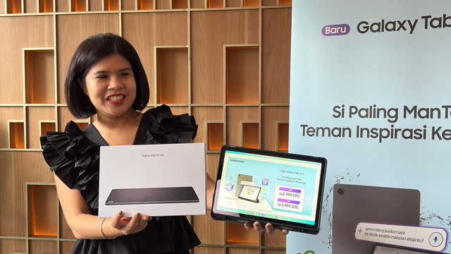 Annisa Maulina, MX Product Marketing Senior Manager, Samsung Electronics Indonesia, di acara peluncuran Galaxy Tab A11+ di Jakarta, Kamis (18/12). Foto: Habib Allbi Ferdian/kumparan