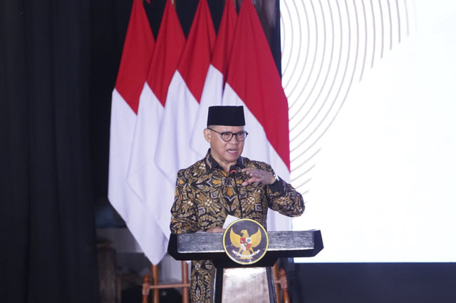 Menteri Pelindungan Pekerja Migran Indonesia (P2MI) Mukhtarudin memperkenalkan delapan strategi kebijakan nasional untuk memperluas peluang kerja. Foto: Dok. KemenP2MI 