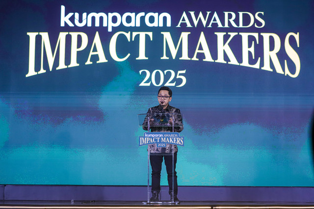 CEO kumparan Hugo Diba memberikan sambutan pada kumparan Awards Impact Makers 2025 di Hotel Indonesia Kempinski, Jakarta, Kamis (17/12/2025). Foto: Jamal Ramadhan/kumparan