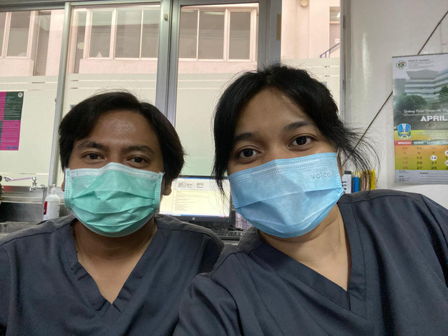 Ilustrasi: saya bersama istri selama pendidikan PPDS