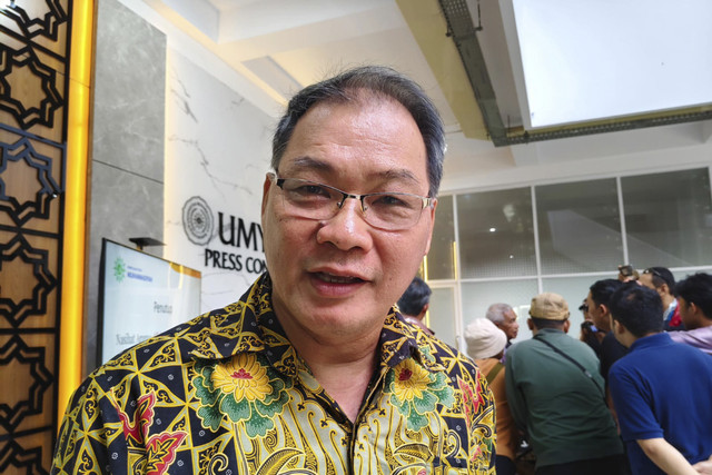 Rektor Universitas Muhammadiyah Yogyakarta (UMY) Prof Achmad Nurmandi di UMY, Jumat (19/12/2025). Foto: Arfiansyah Panji Purnandaru/kumparan