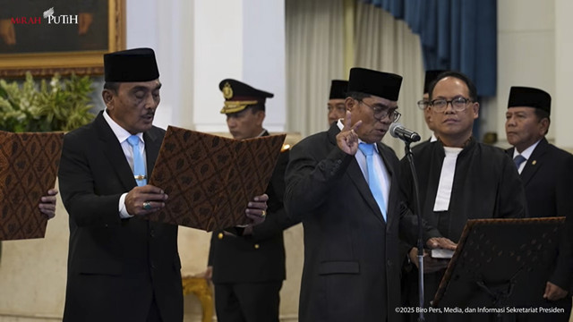 Suasana saat Presiden Prabowo Subianto melantik Anggota Komisi Yudisial dan Duta Besar LBBP RI di Istana Negara, Jakarta, Jumat (19/12/2025). Foto: YouTube/Sekretariat Presiden