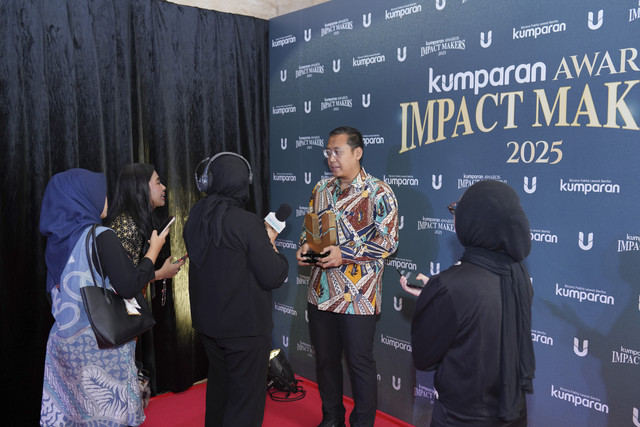 Direktur Operasional PAM JAYA Syharul Hasan memberi keterangan pers usai acara kumparan Awards Impact Makers 2025 di Hotel Indonesia Kempinski, Kamis (18/12). Foto: Iqbal Firdaus/kumparan