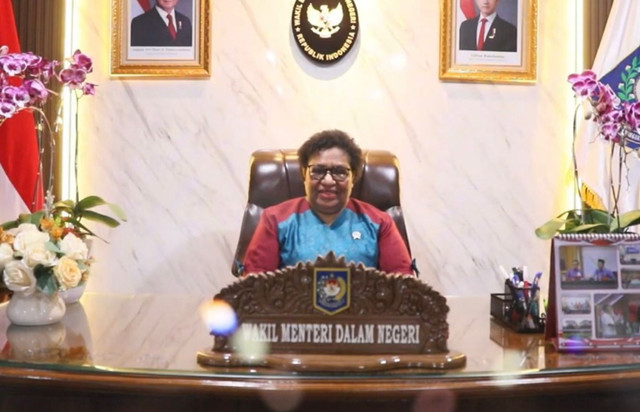 Wakil Menteri Dalam Negeri (Wamendagri) Ribka Haluk di kantor Kemendagri, Jumat (19/12). Foto: Dok. Kemendagri