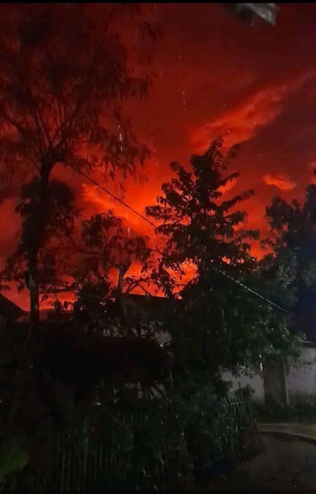 Fenomena Langit Merah Darah di Pandeglang Kamis (18/12). Dok: Istimewa