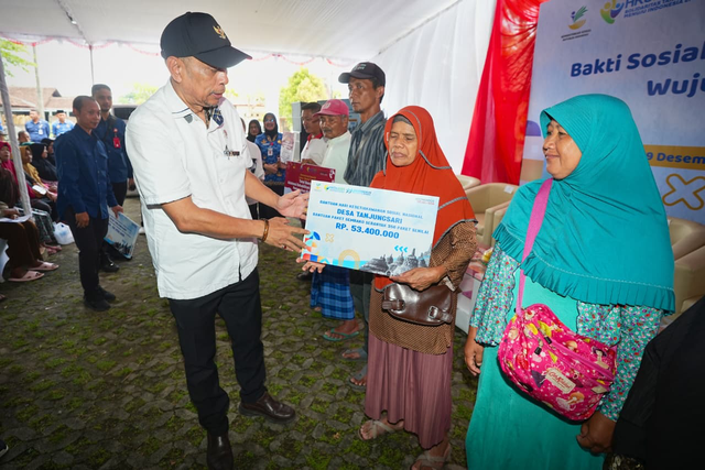 Wamensos Agus Jabo menghadiri Peringatan Hari Kesetiakawanan Sosial Nasional (HKSN) 2025 di Desa Purwosari. Dok: Kemensos