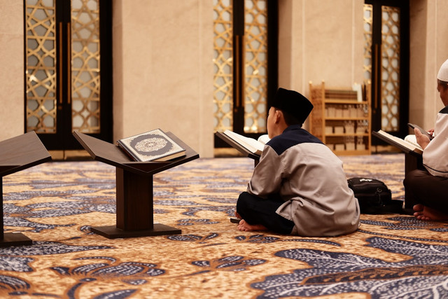 Ilustrasi Puasa Rajab berapa hari. Foto: Unsplash.com/Aldin Nasrun