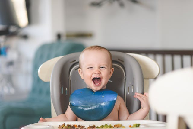 Ilustrasi bayi dalam periode MPASI. Foto: Pexels.