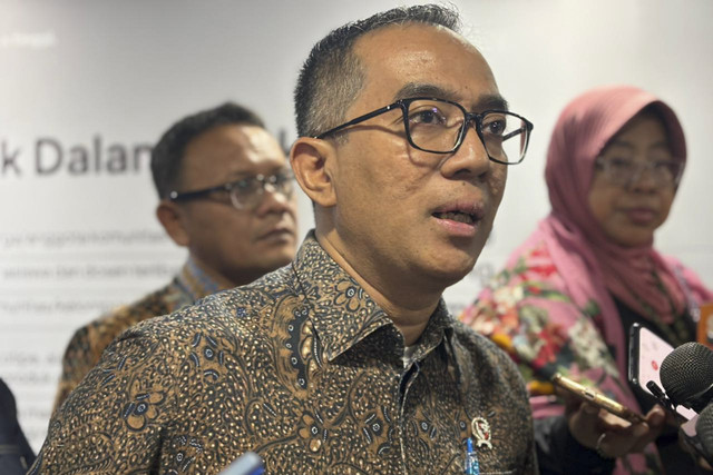 Mendikti Brian Yuliarto ditemui usai membuka Repertoar 2025: Refleksi dan Arah Pengembangan Sains dan Teknologi di Gedung Kemendikti, Jakarta Pusat, Sabtu (20/12/2025). Foto: Amira Nada Fauziyyah/kumparan