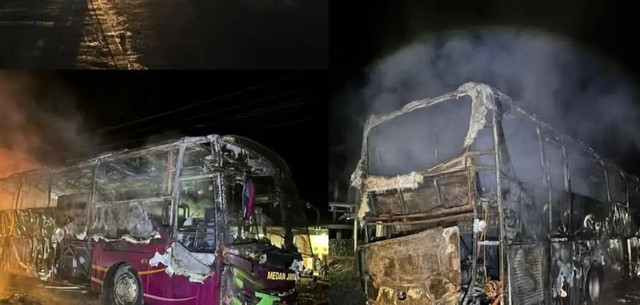 Suasana bus antarkota Medan Jaya yang mengangkut puluhan pemudik Natal dan Tahun Baru 2026 terbakar hebat tepat di depan Mapolres Muratara. Foto : Istimewa