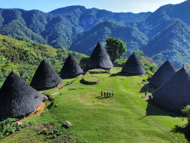 Desa Adat di Nusa Tenggara Timur Sumber: Pixabay 